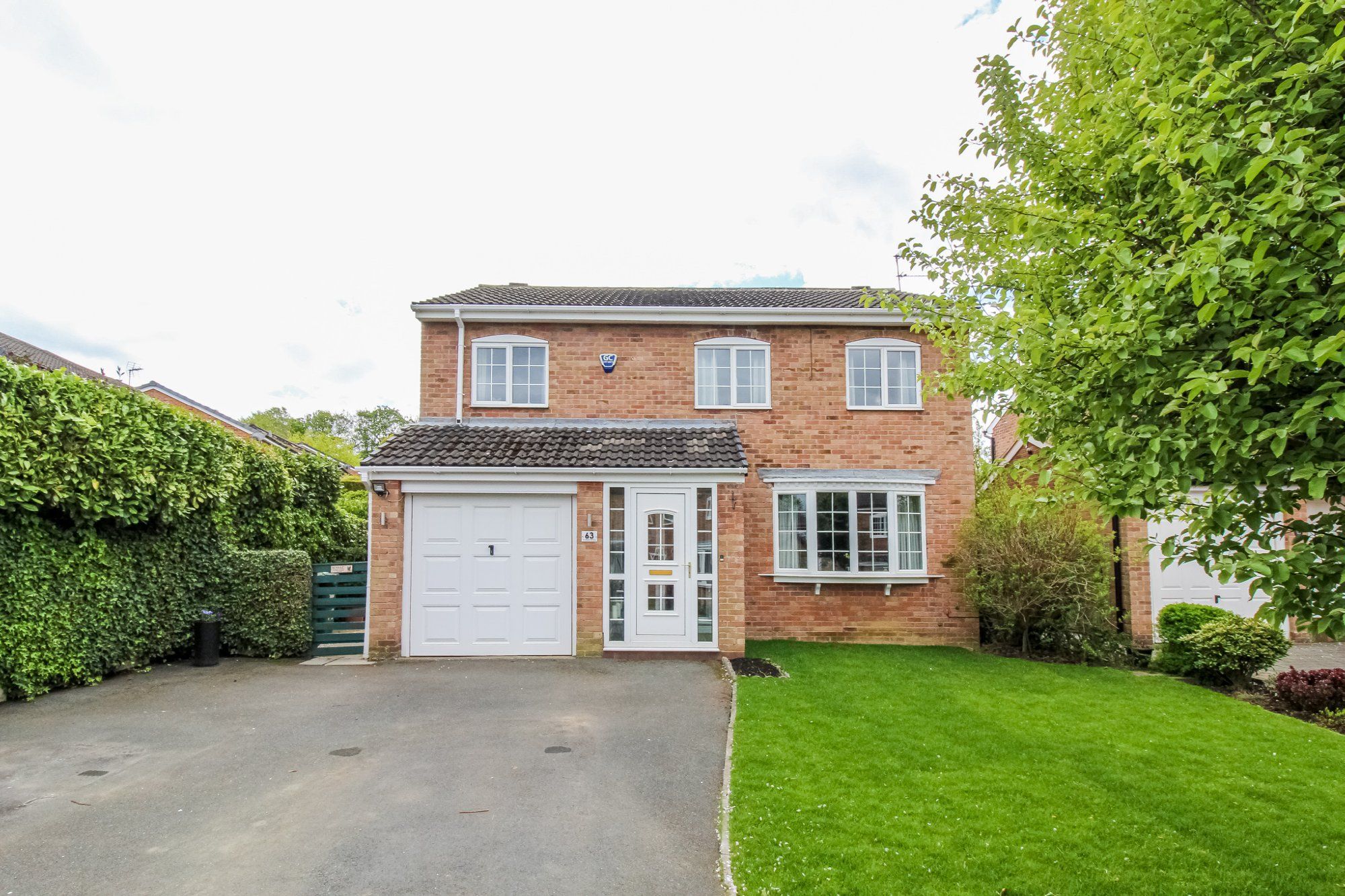4 bed detached house for sale in Woodthorpe Park Drive, Sandal