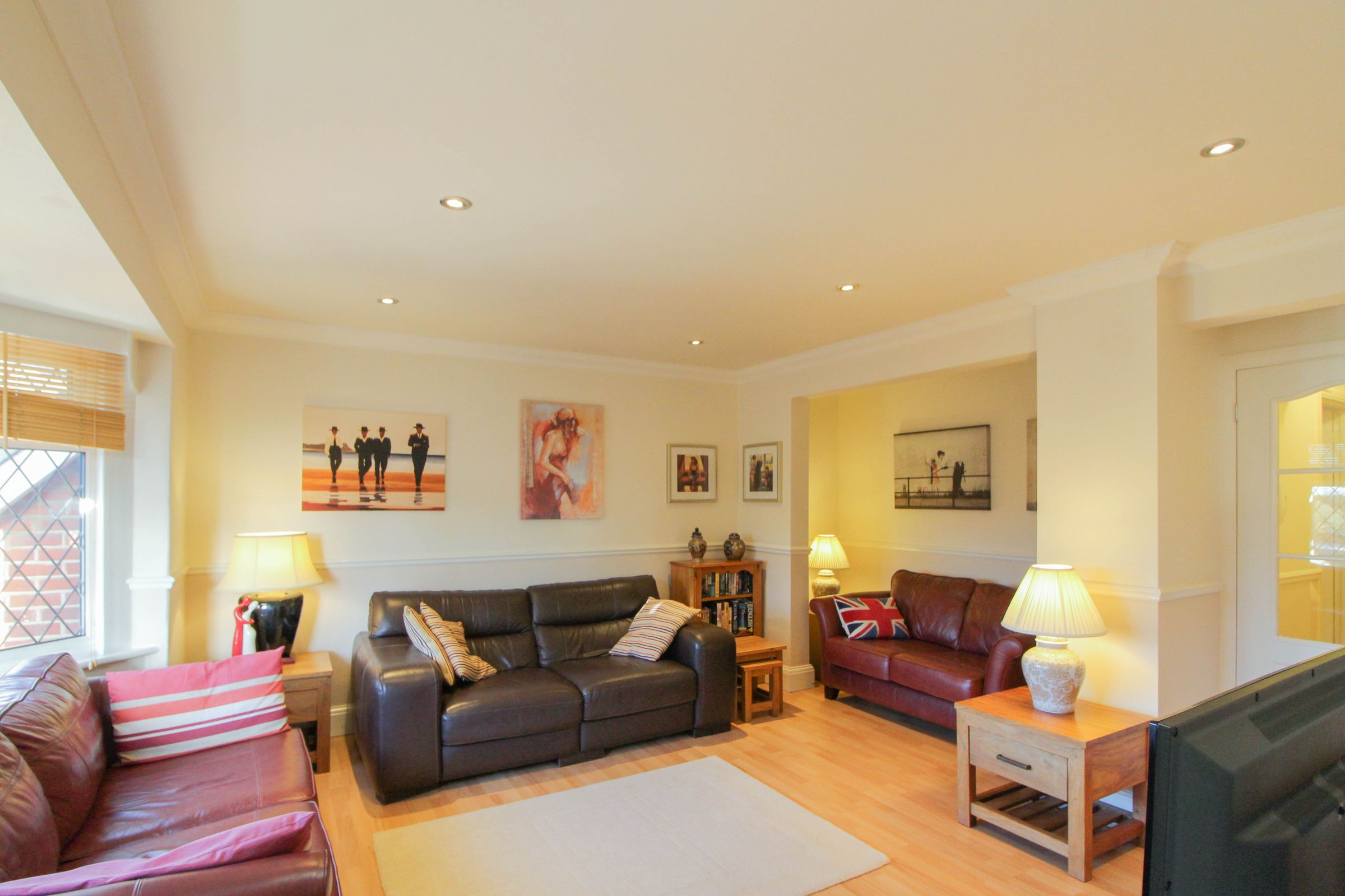 3 bed flat for sale in Lodge Lane, Grays RM16 Zoopla