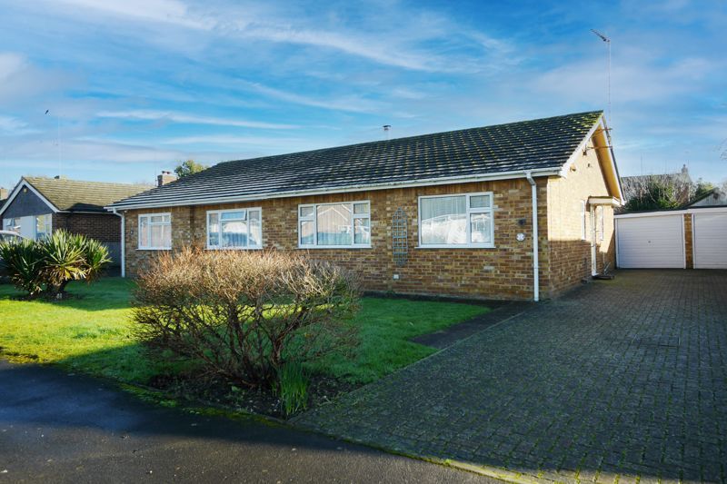 2 bed bungalow for sale in Brookside, Watlington OX49 Zoopla