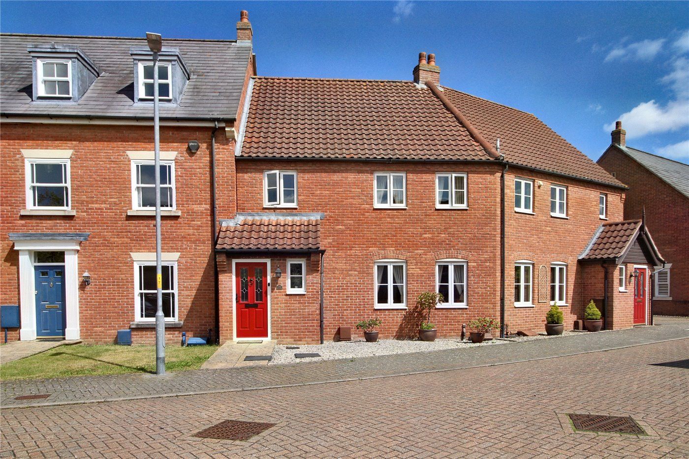 3 bed terraced house for sale in Blackthorn Way, Poringland, Norwich