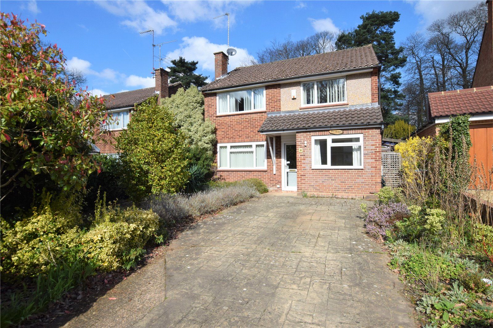 3 bed detached house for sale in St. Michaels Road, Farnborough, Hampshire GU14 Zoopla
