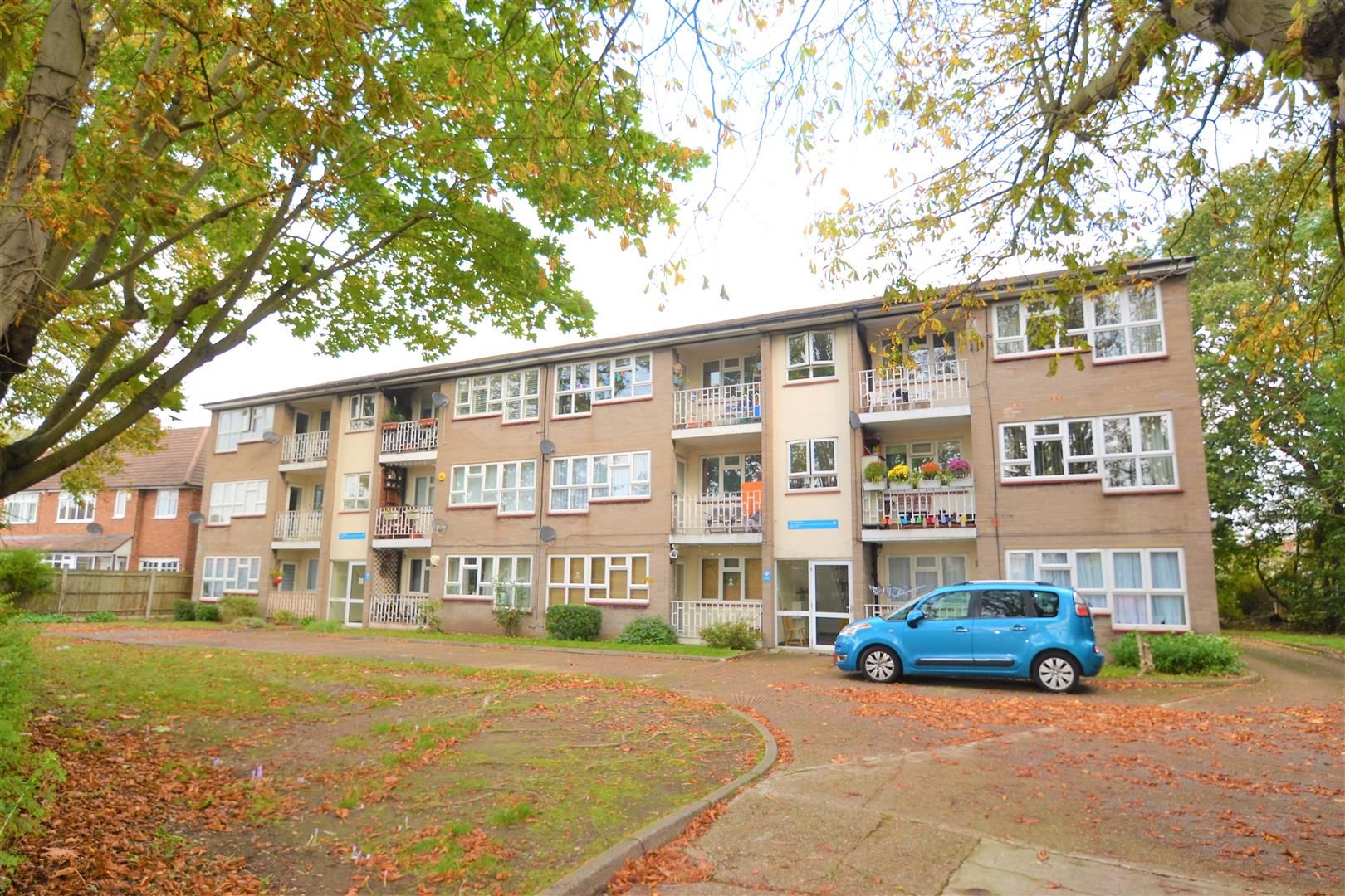 2 bed flat for sale in The Chestnuts, Gwydor Road, Beckenham BR3 Zoopla