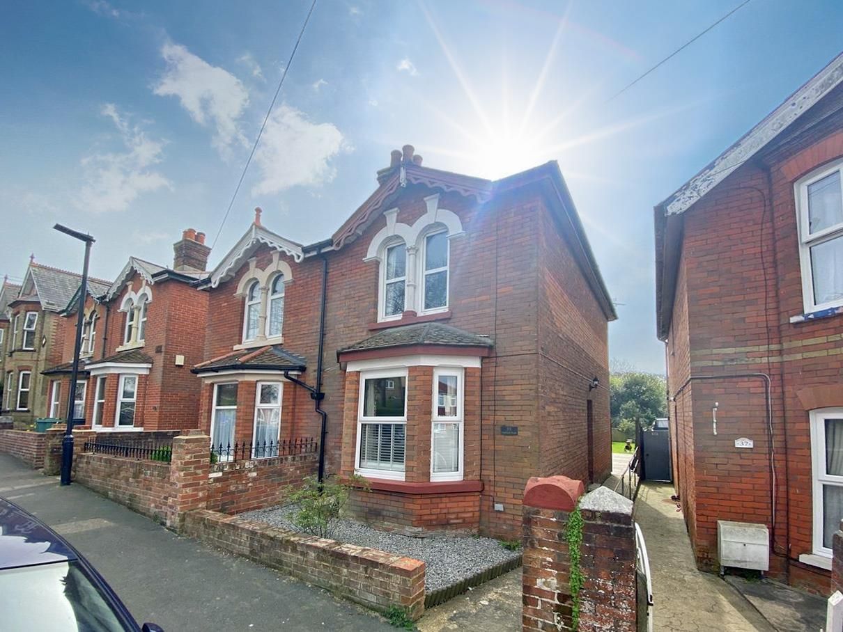 2 bed semidetached house for sale in Oakfield Road, East Cowes PO32