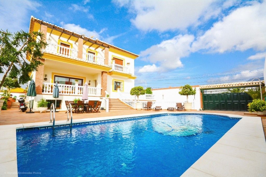 5 bed villa for sale in Mijas Costa, Costa Del Sol, Spain Zoopla