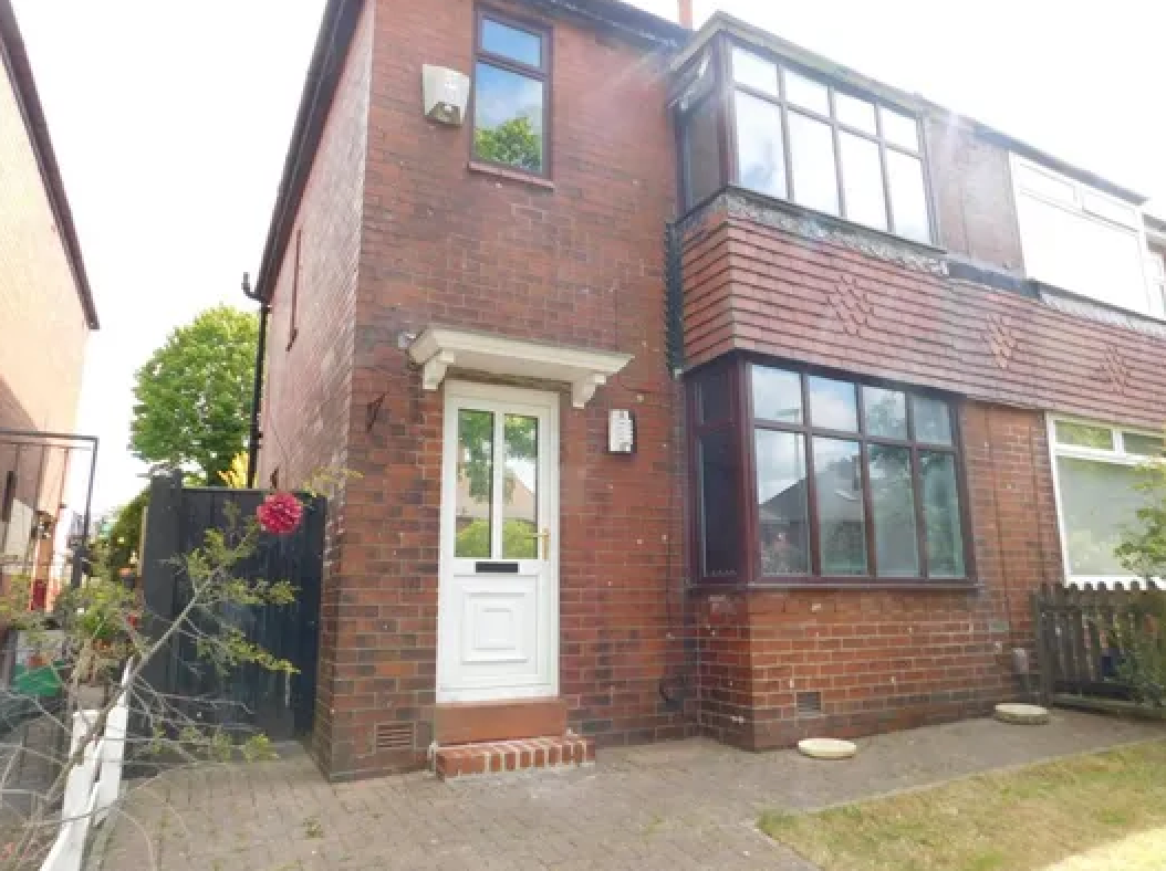 3 bed semidetached house to rent in Stoneleigh Street, Oldham OL1 Zoopla