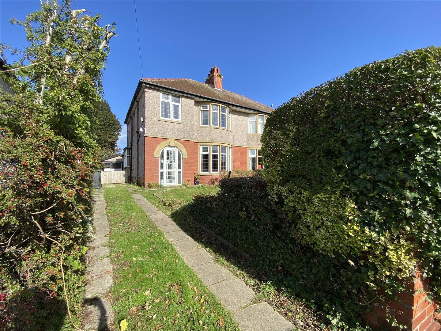 3 bed property for sale in 10 Lonsdale Avenue, Morecambe LA4 Zoopla