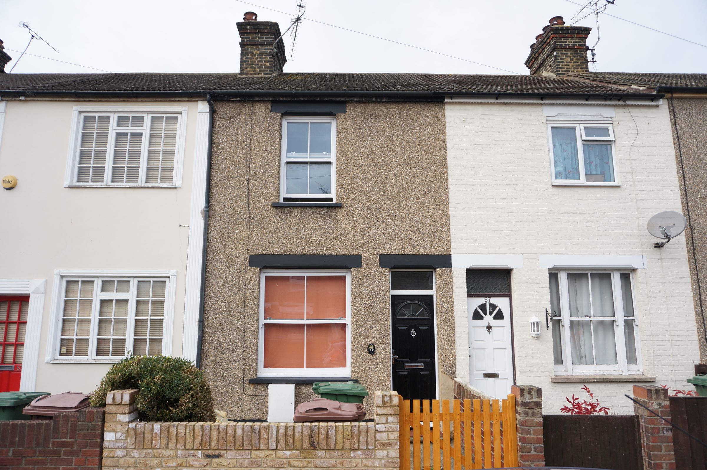 2 bed terraced house for sale in Salisbury Road, Grays RM17 Zoopla