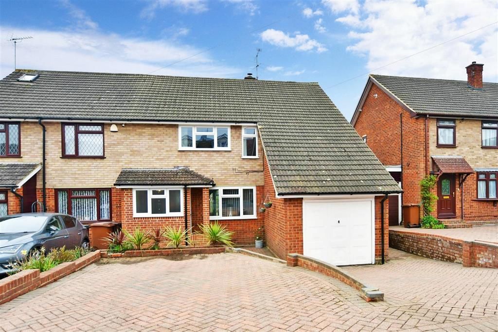 4 bed semidetached house for sale in Lonsdale Drive, Rainham, Gillingham, Kent ME8 Zoopla 4 bed semidetached house for sale in Lonsdale Drive, Rainham, Gillingham, Kent ME8 Zoopla