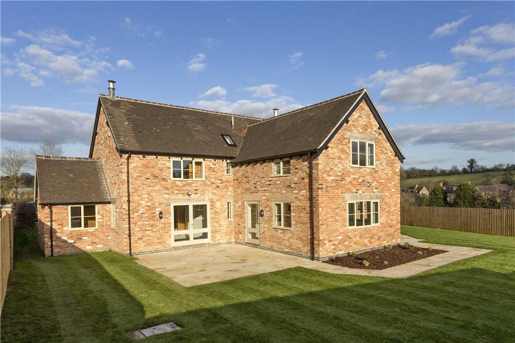 New home, 5 bed detached house for sale in Compton Fields, Combrook