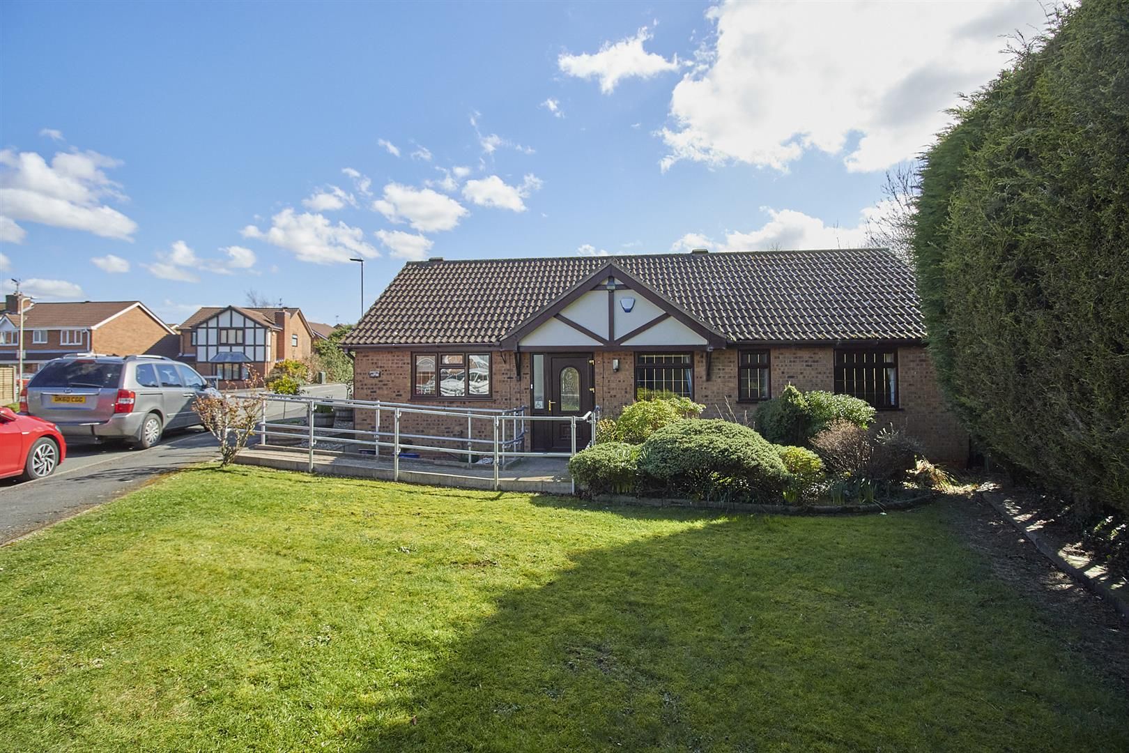3 bed detached bungalow for sale in Nelson Drive, Hinckley LE10 Zoopla