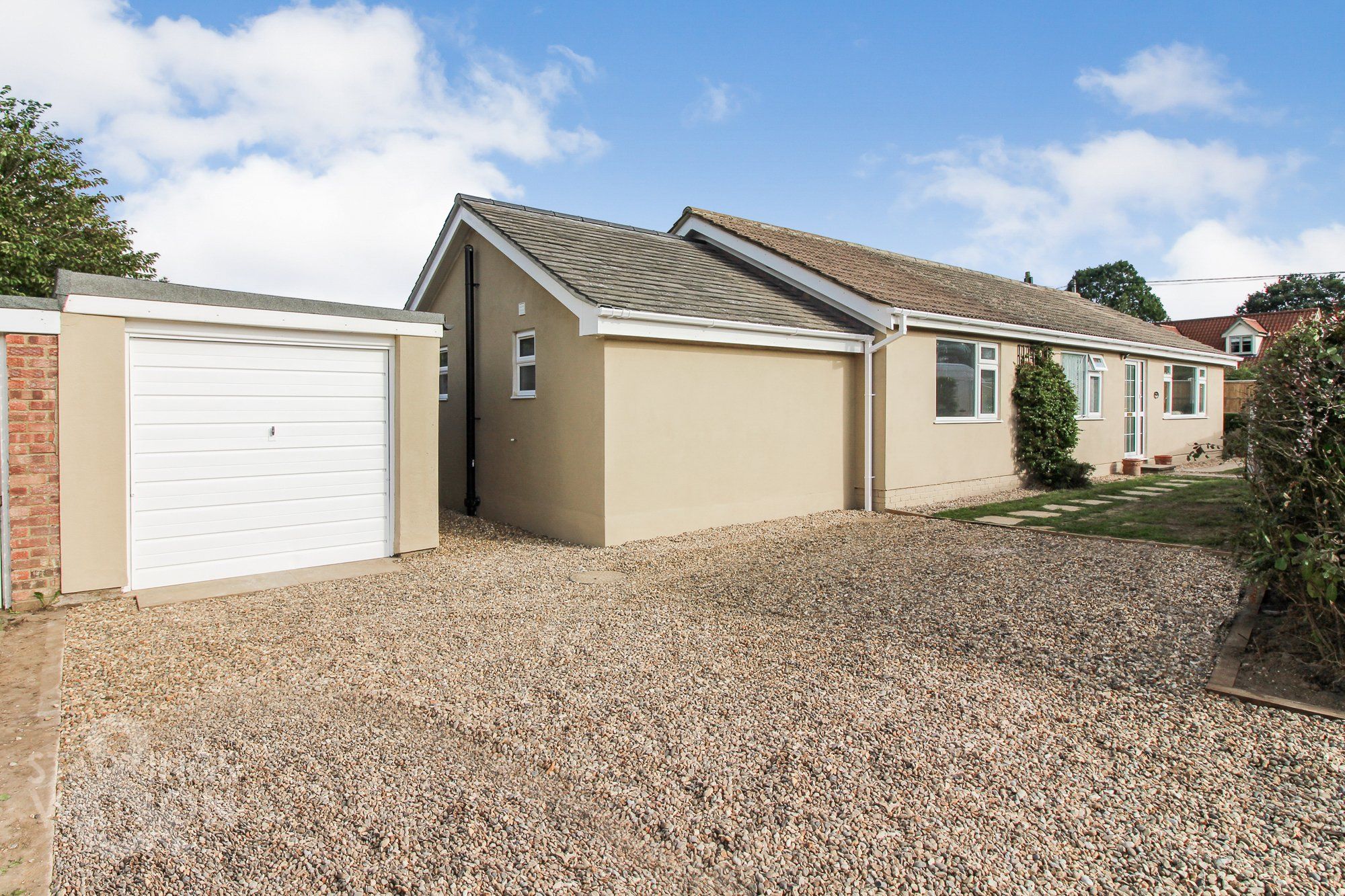 4 bed detached bungalow for sale in Allens Close, Blofield Heath, Norwich NR13 Zoopla