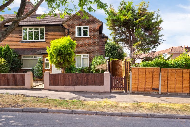2 bed for sale in Courtney Crescent, Carshalton SM5 Zoopla