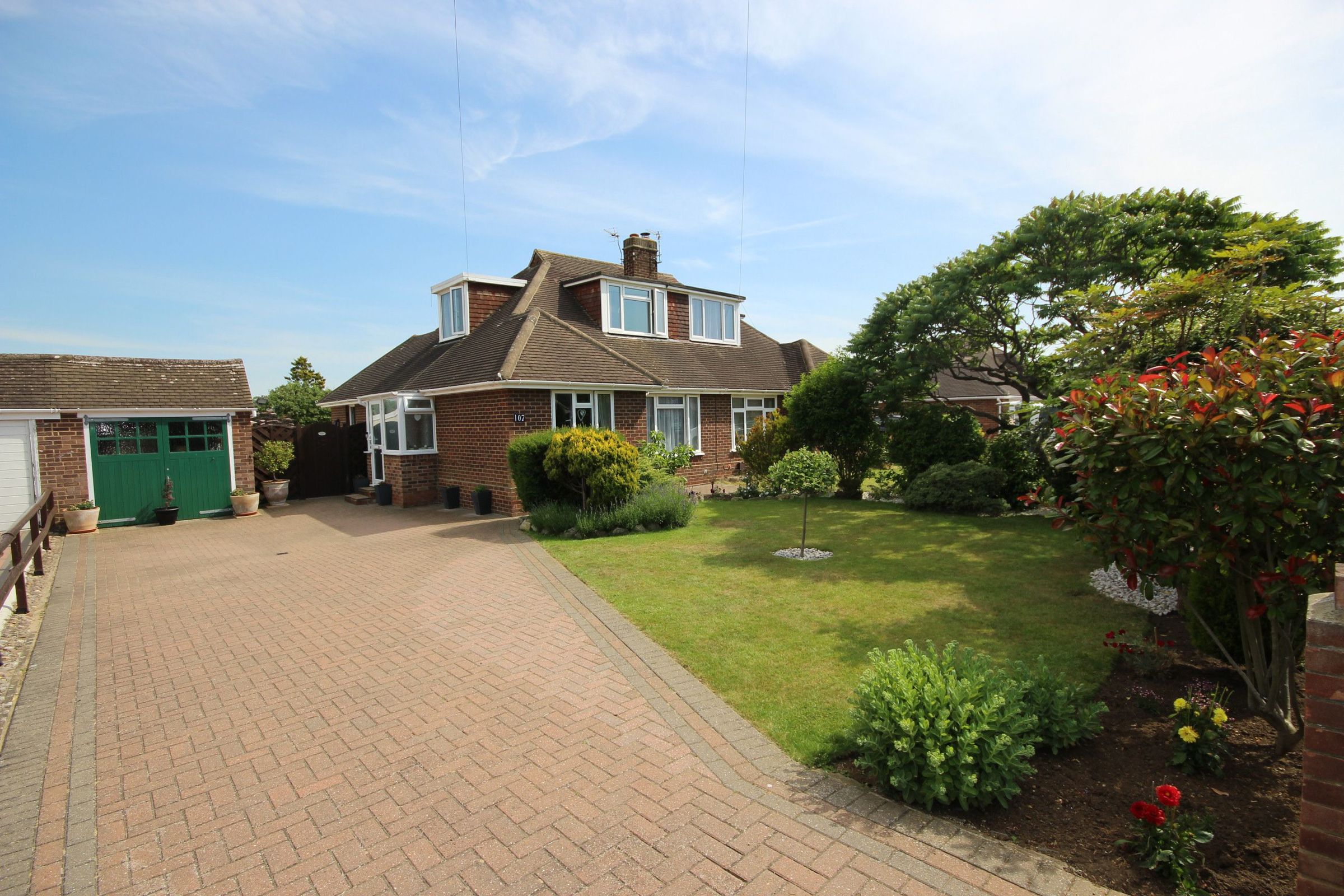 2 bed bungalow to rent in Poplar Grove, Allington ME16 Zoopla