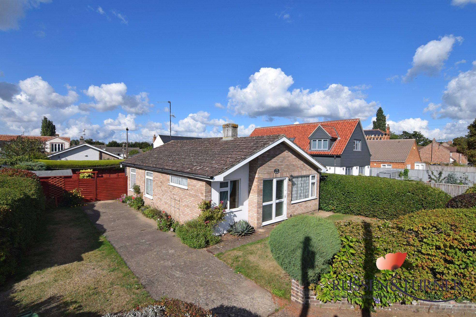 3 bed detached bungalow for sale in Driftway, Wootton Road, South
