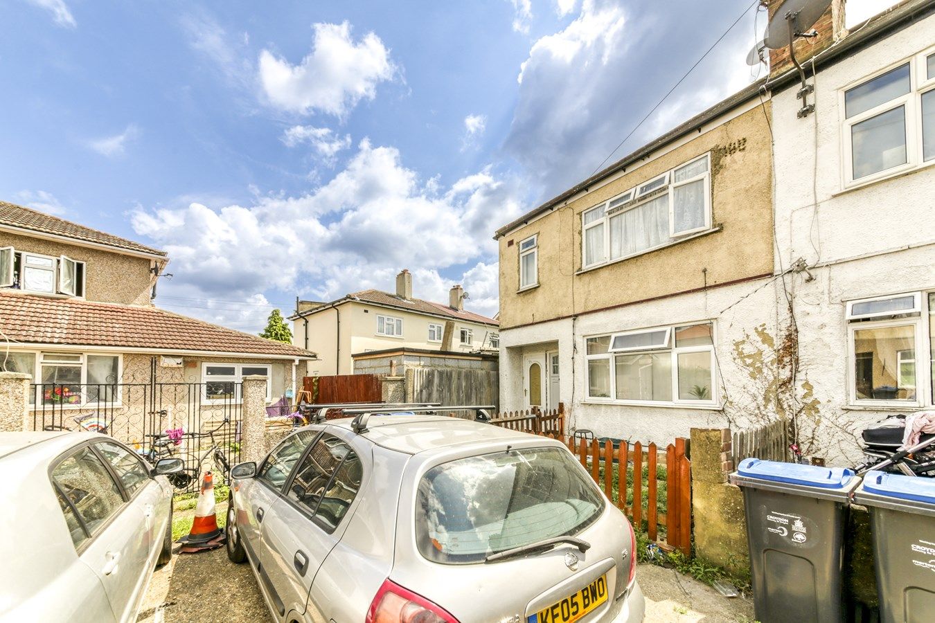3 bed for sale in Walnut Tree Avenue, Mitcham CR4 Zoopla
