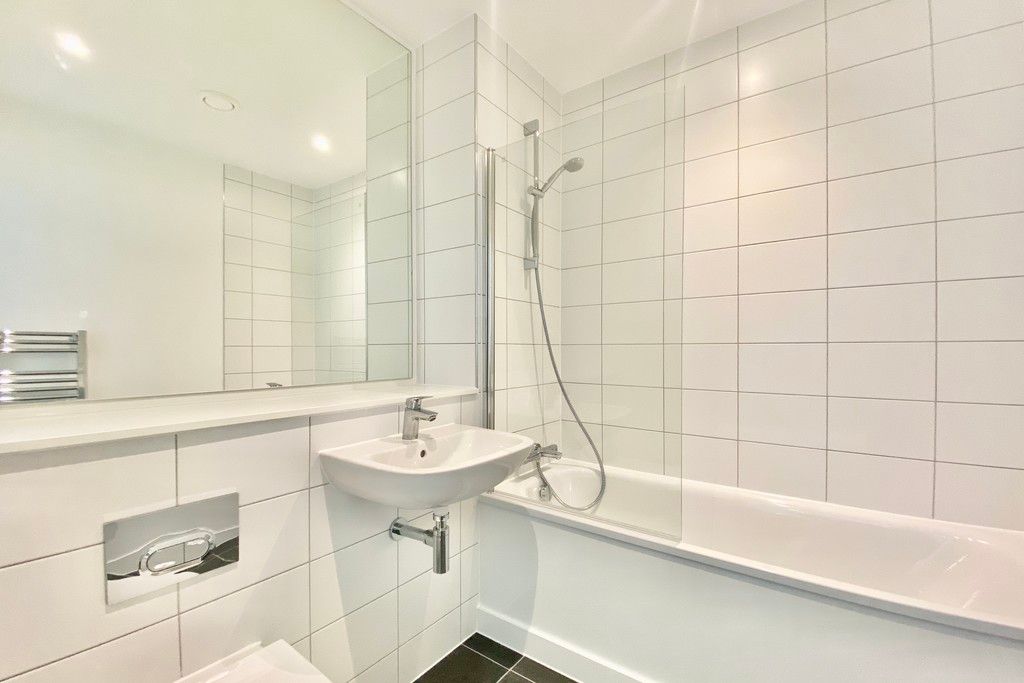 1 bed flat to rent in Trafford Wharf Road, Trafford Park, Manchester