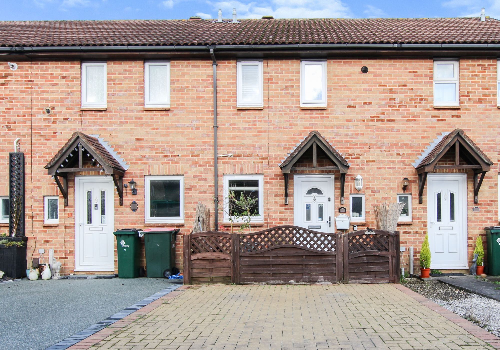 2 bed terraced house for sale in Guernsey Close, Crawley RH11 Zoopla