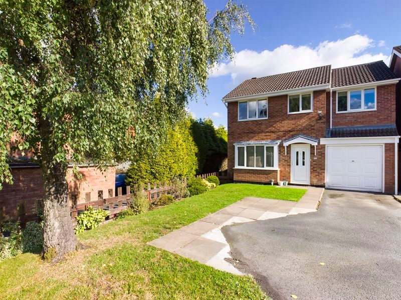 5 bed detached house for sale in Bramwell Close, St. Telford