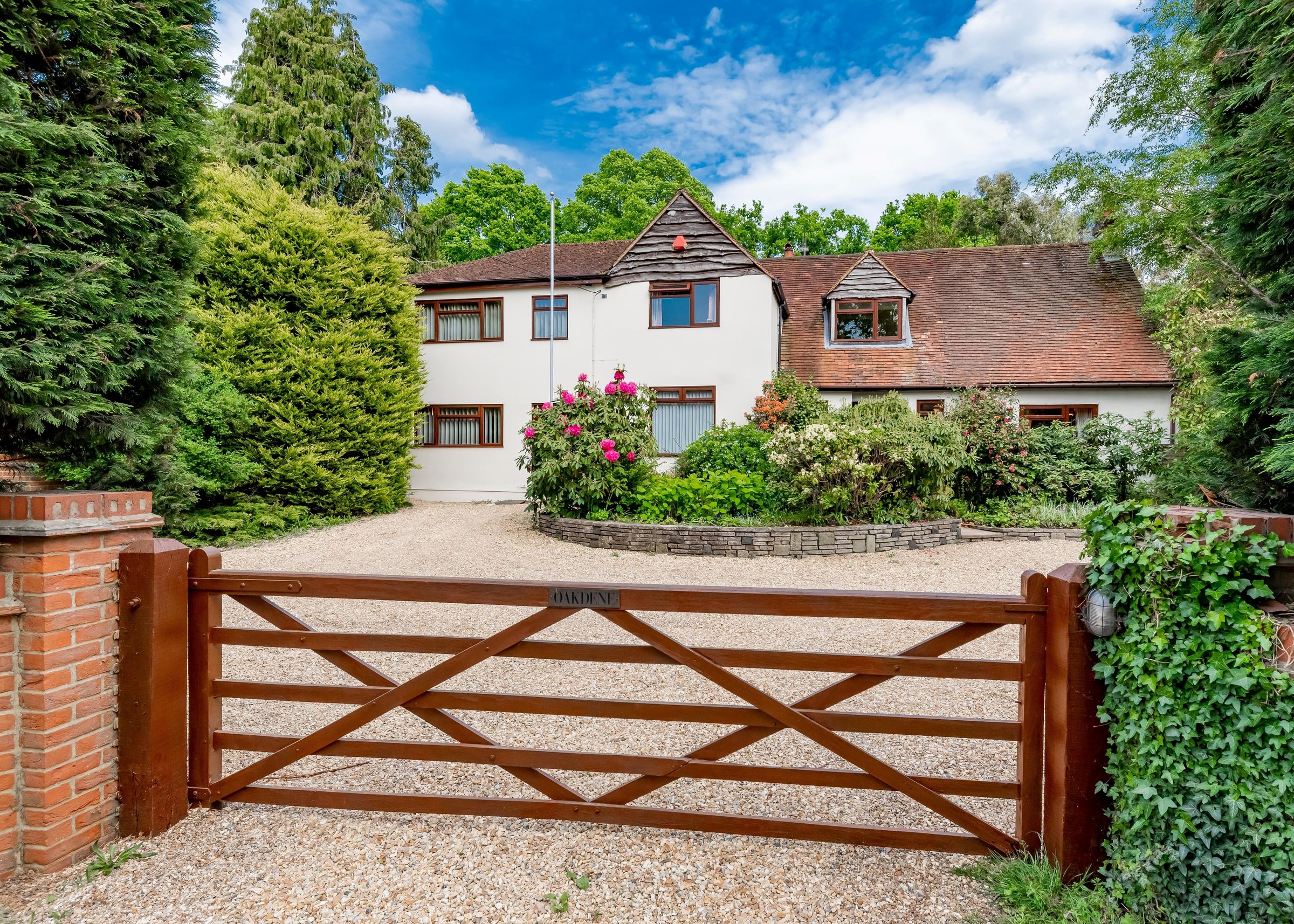 6 bed detached house for sale in Frimley Road, Ash Vale, Surrey GU12