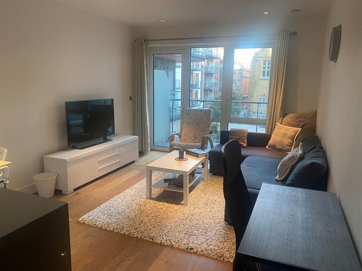 2 bed flat to rent in Belgravia House, Dickens Yard, Longfield Avenue