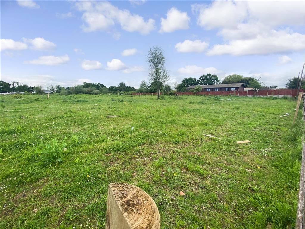 Hovefields Avenue, Wickford, Essex SS12  