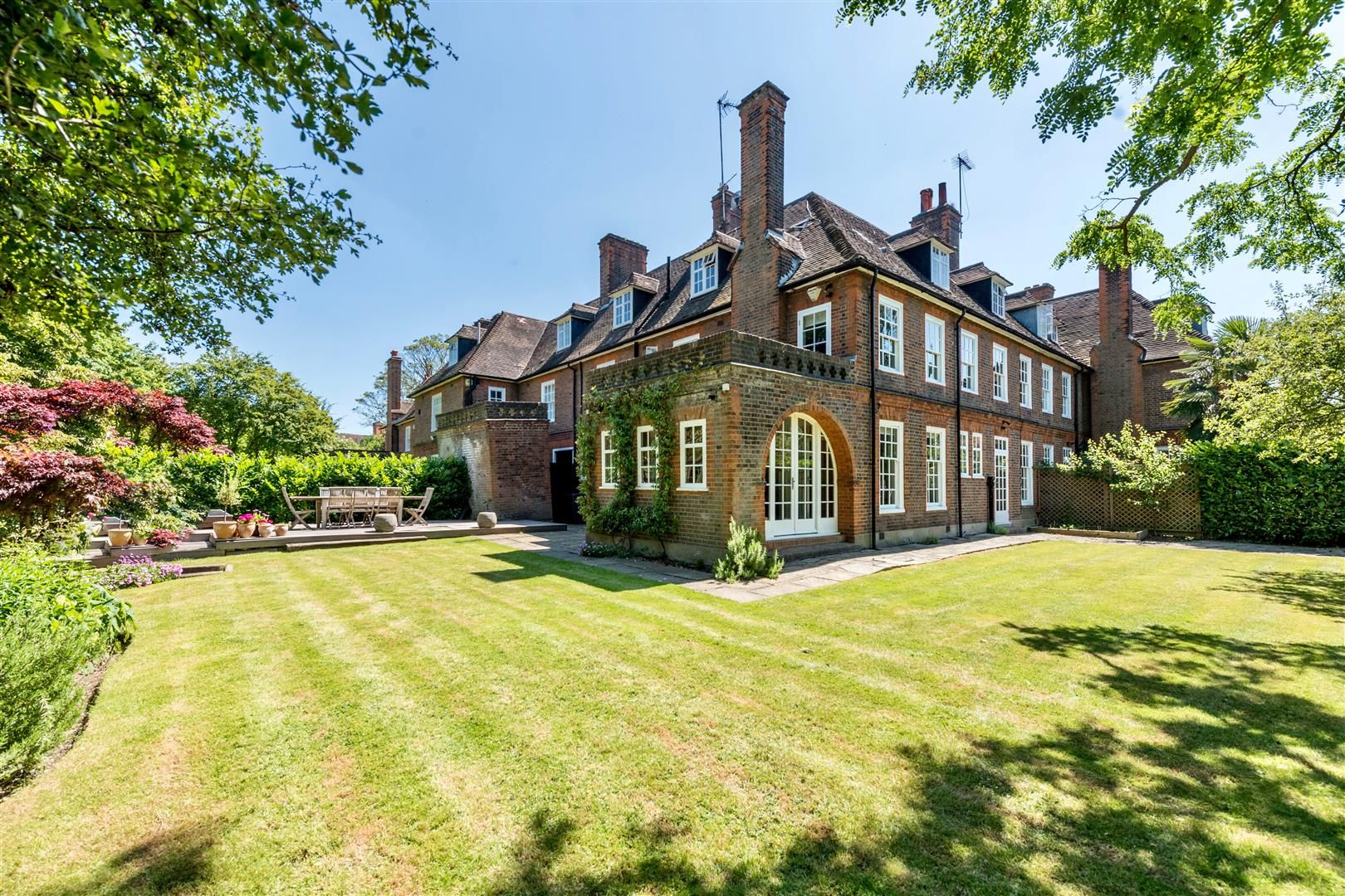 6 bed terraced house for sale in Corringham Road, London NW11 Zoopla