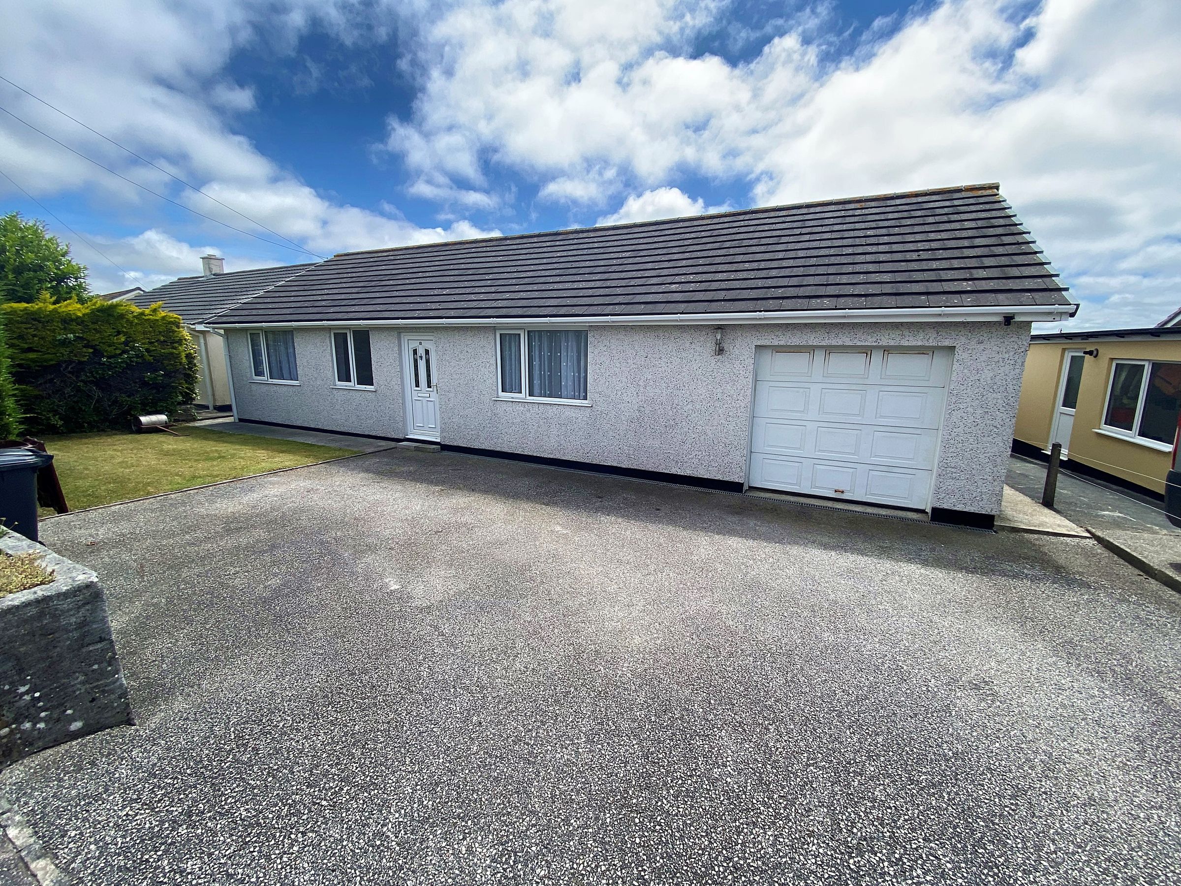 4 bed detached bungalow for sale in Symons Close, Blackwater, Truro TR4