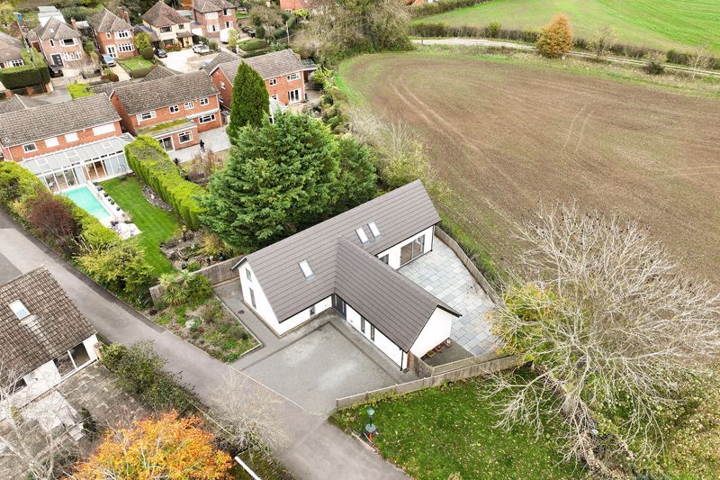 4 bed detached house for sale in Lower Shrubbery, Radley College