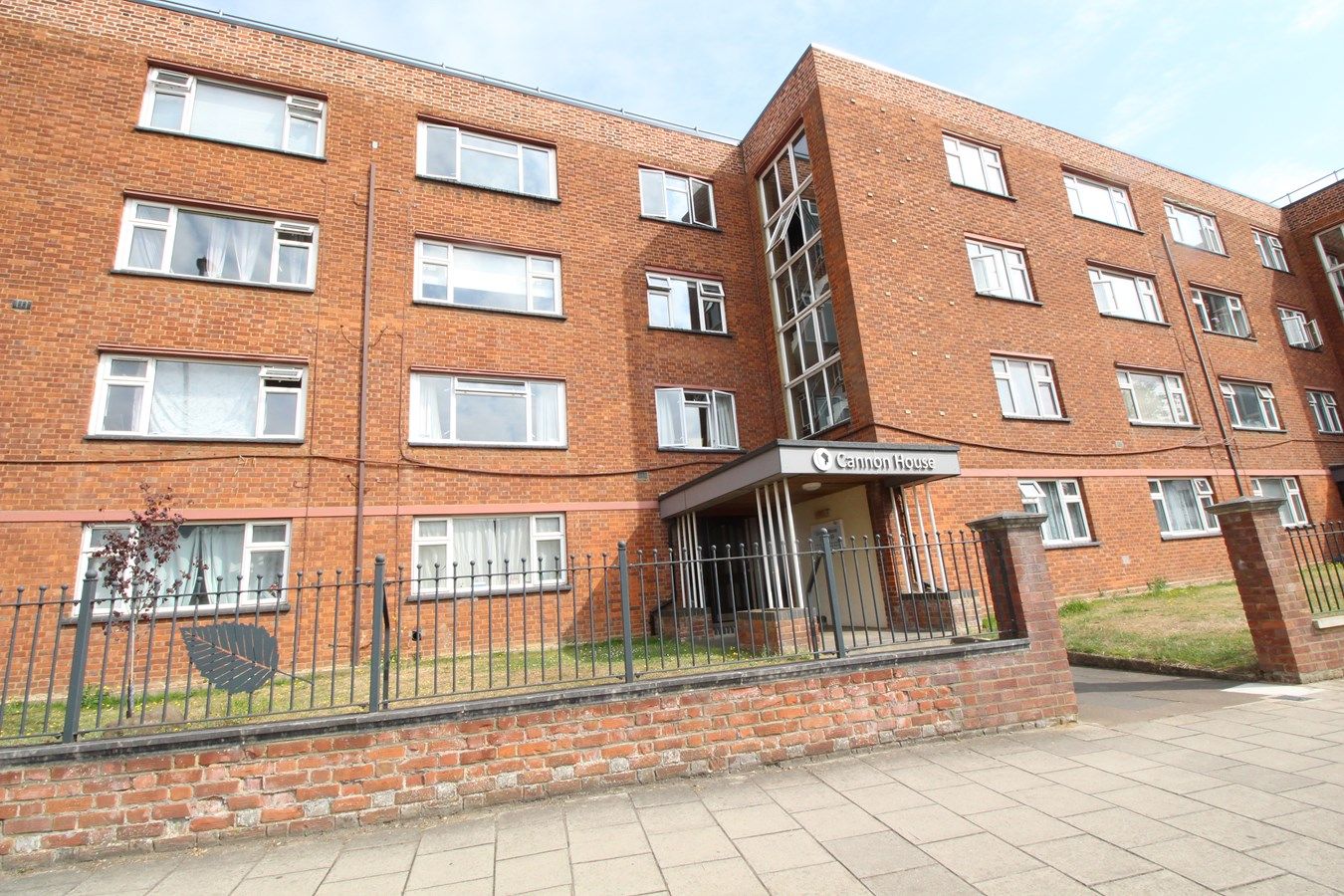 2 bed flat to rent in Queen Street, Hitchin SG4 Zoopla
