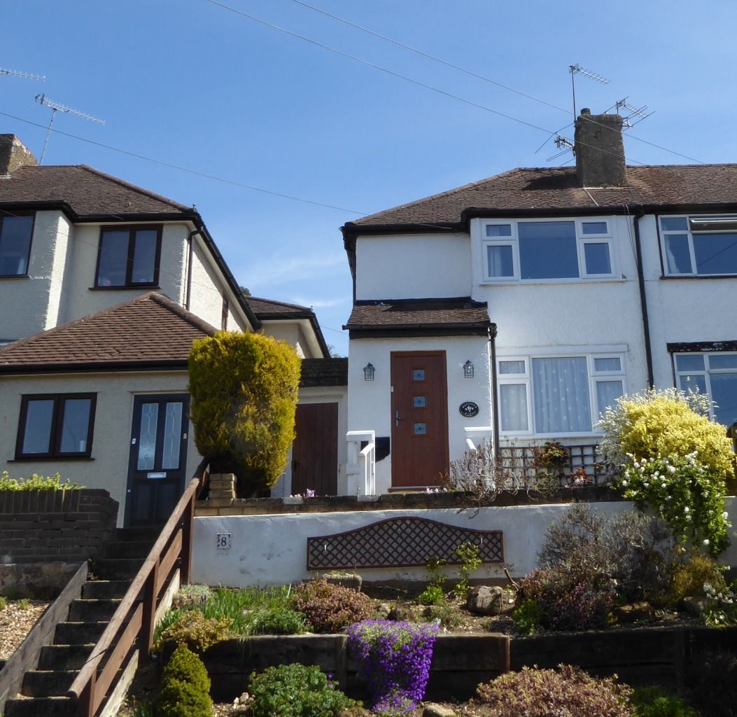 3 bed end terrace house to rent in Sunnyhill Road, Hemel Hempstead