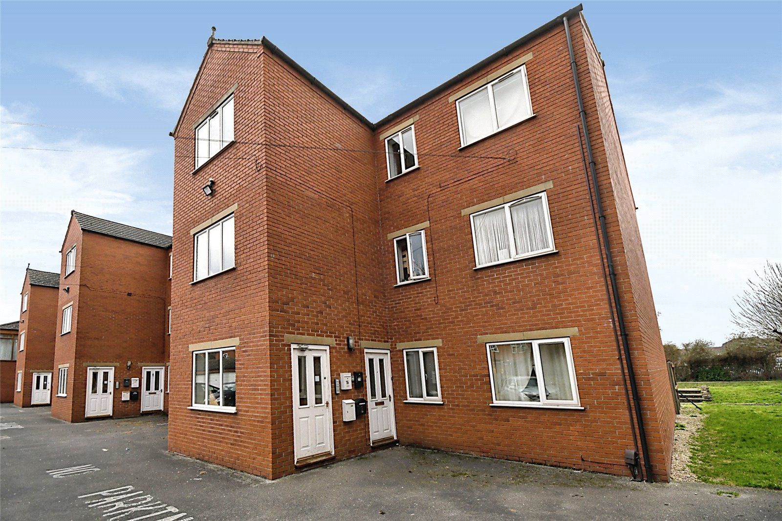 2 Bed Flat For Sale In Riverside Lawns Peel Street Lincoln