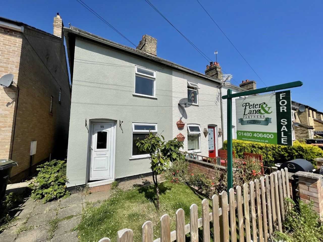 2 bed end terrace house for sale in Great North Road, Wyboston, Bedford