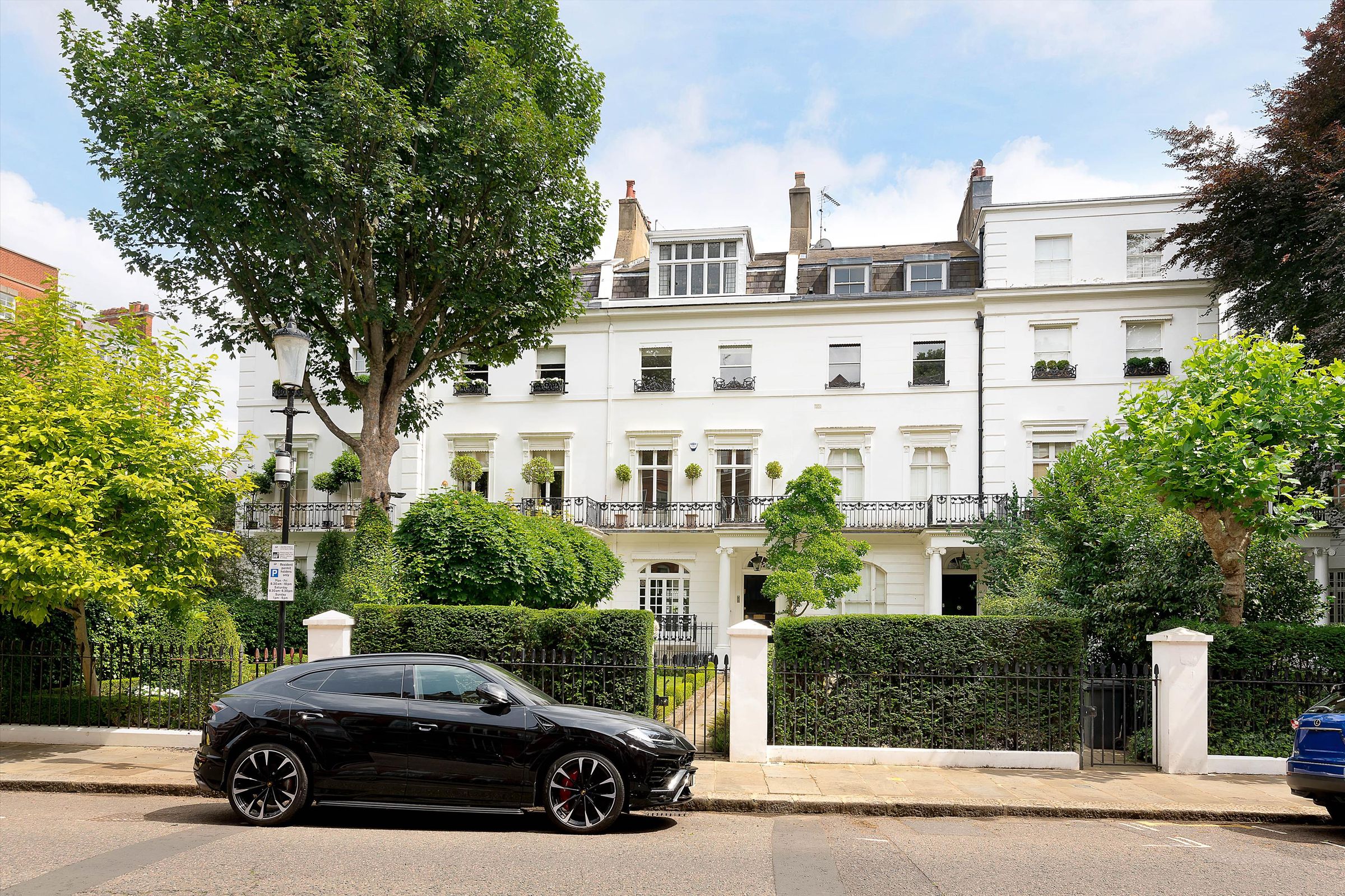 5 bed terraced house for sale in Egerton Crescent, Knightsbridge