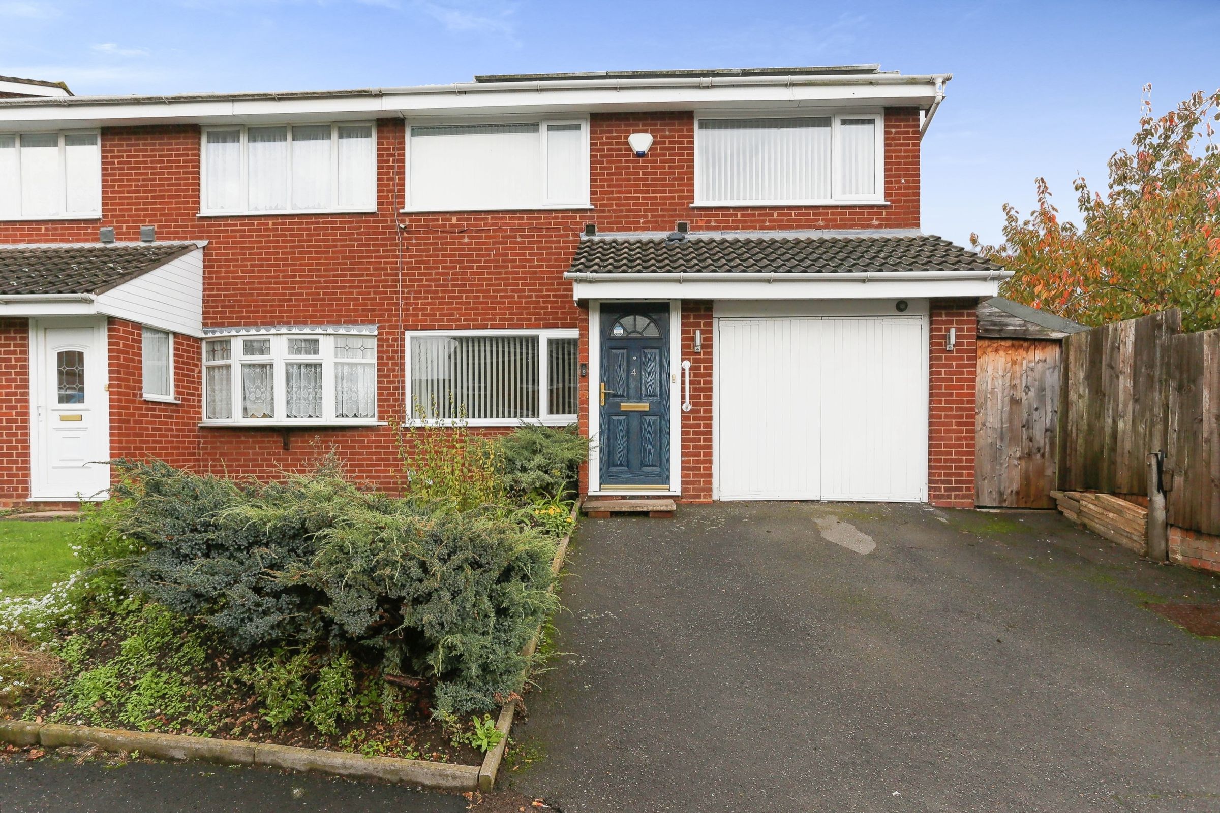 3 bed semidetached house for sale in Lyecroft Avenue, Birmingham B37