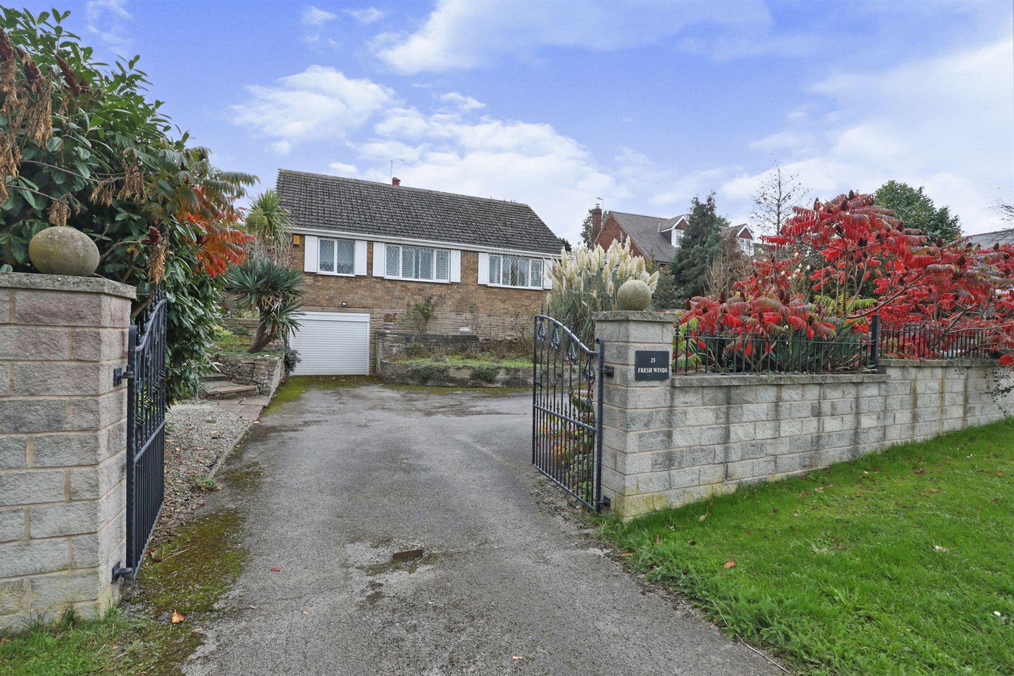 3 bed detached bungalow for sale in Rotherham Baulk, CarltonIn