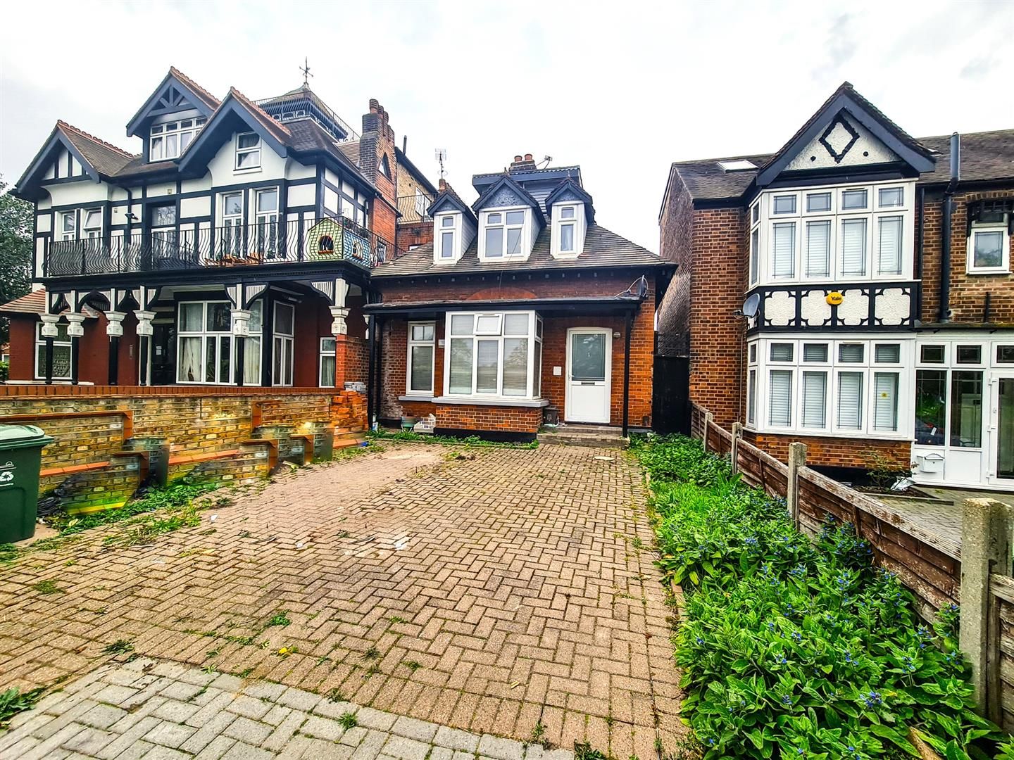 4 bed semidetached house for sale in Whipps Cross Road, London E11 Zoopla