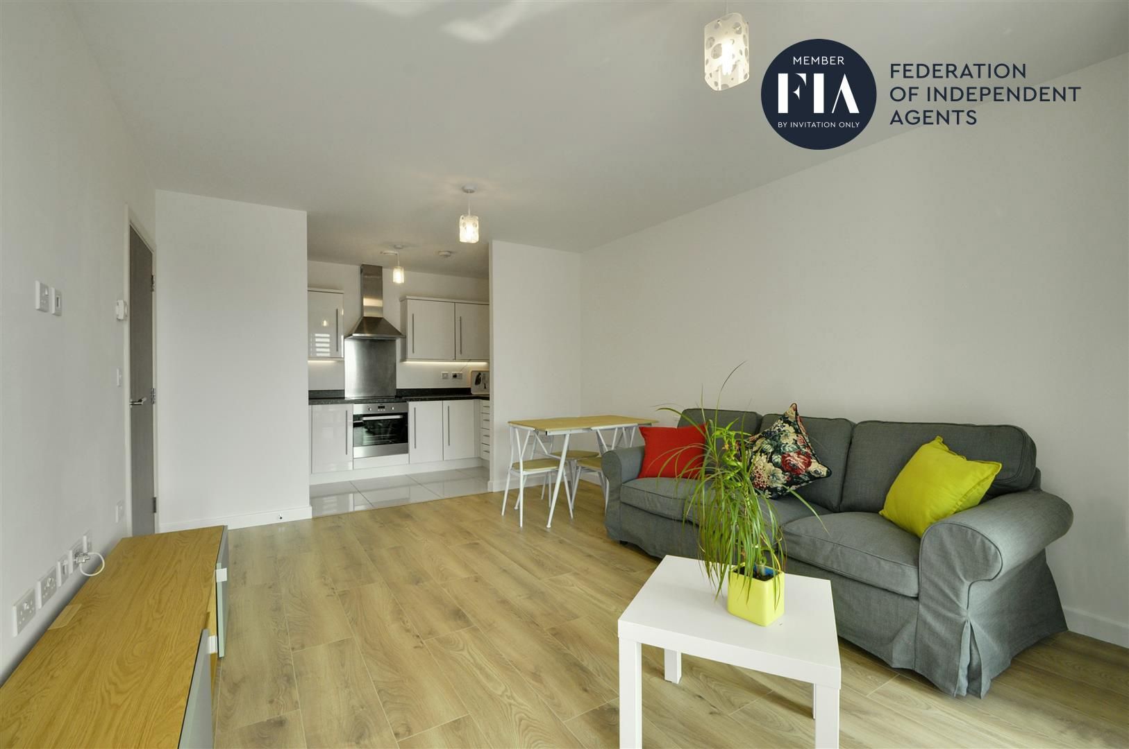 1 bed flat to rent in Ealing Road, Brentford TW8 Zoopla