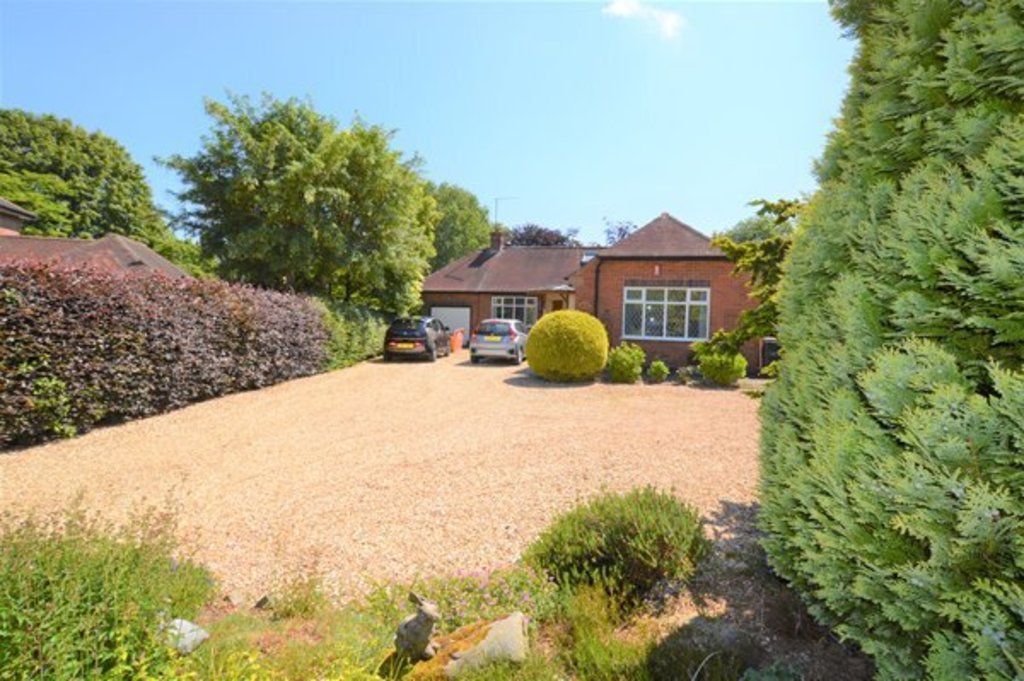 2 bed detached bungalow for sale in Sandyfields, Baldwins Gate