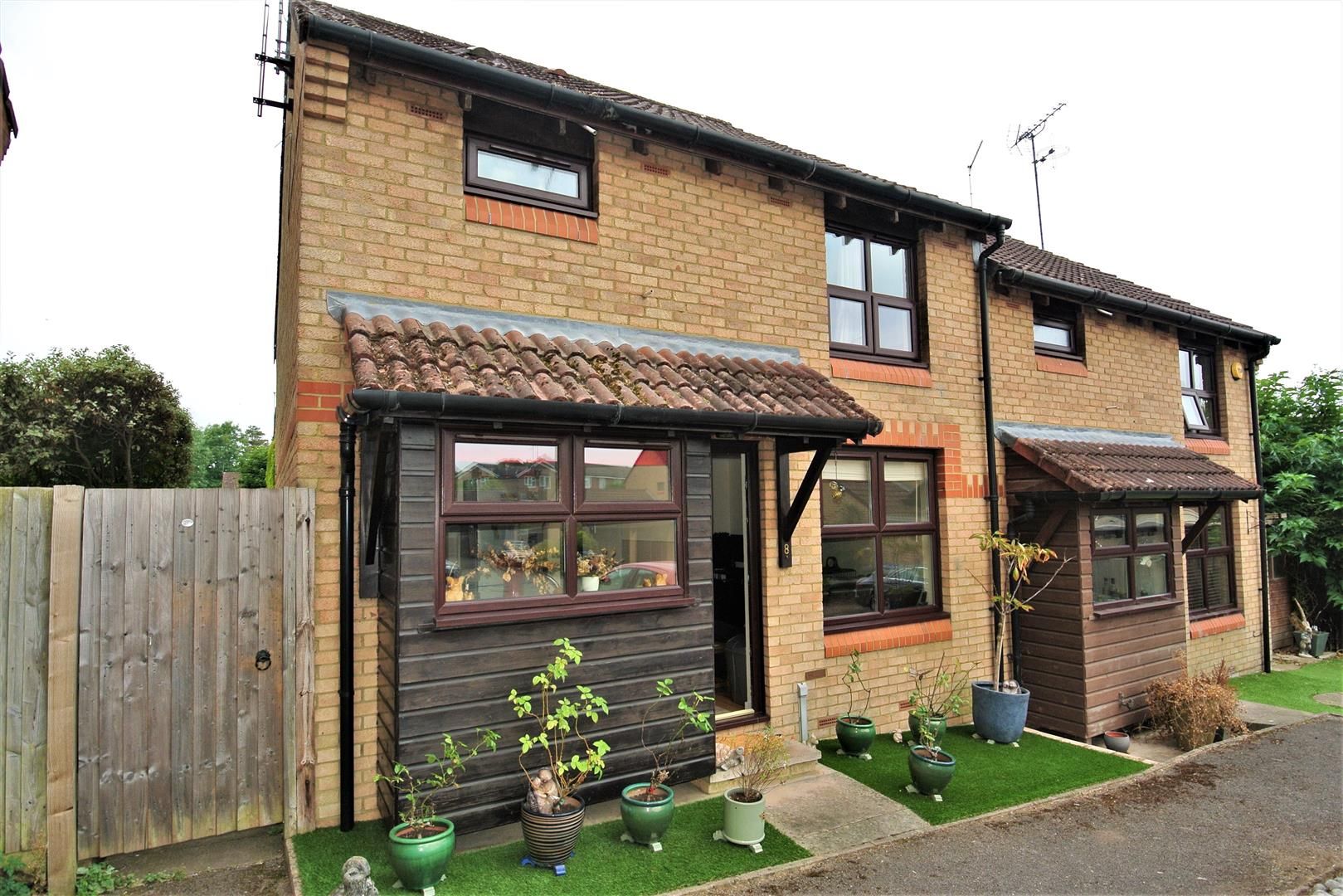 1 bed property for sale in Rowhurst Avenue, Addlestone KT15 Zoopla