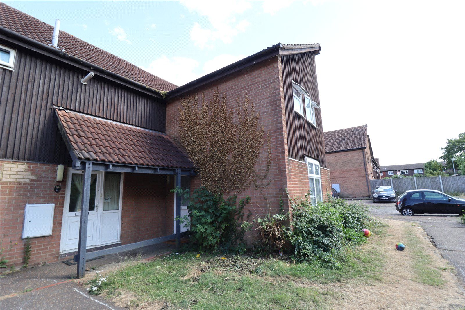3 bed end terrace house for sale in Havengore, Pitsea, Basildon SS13