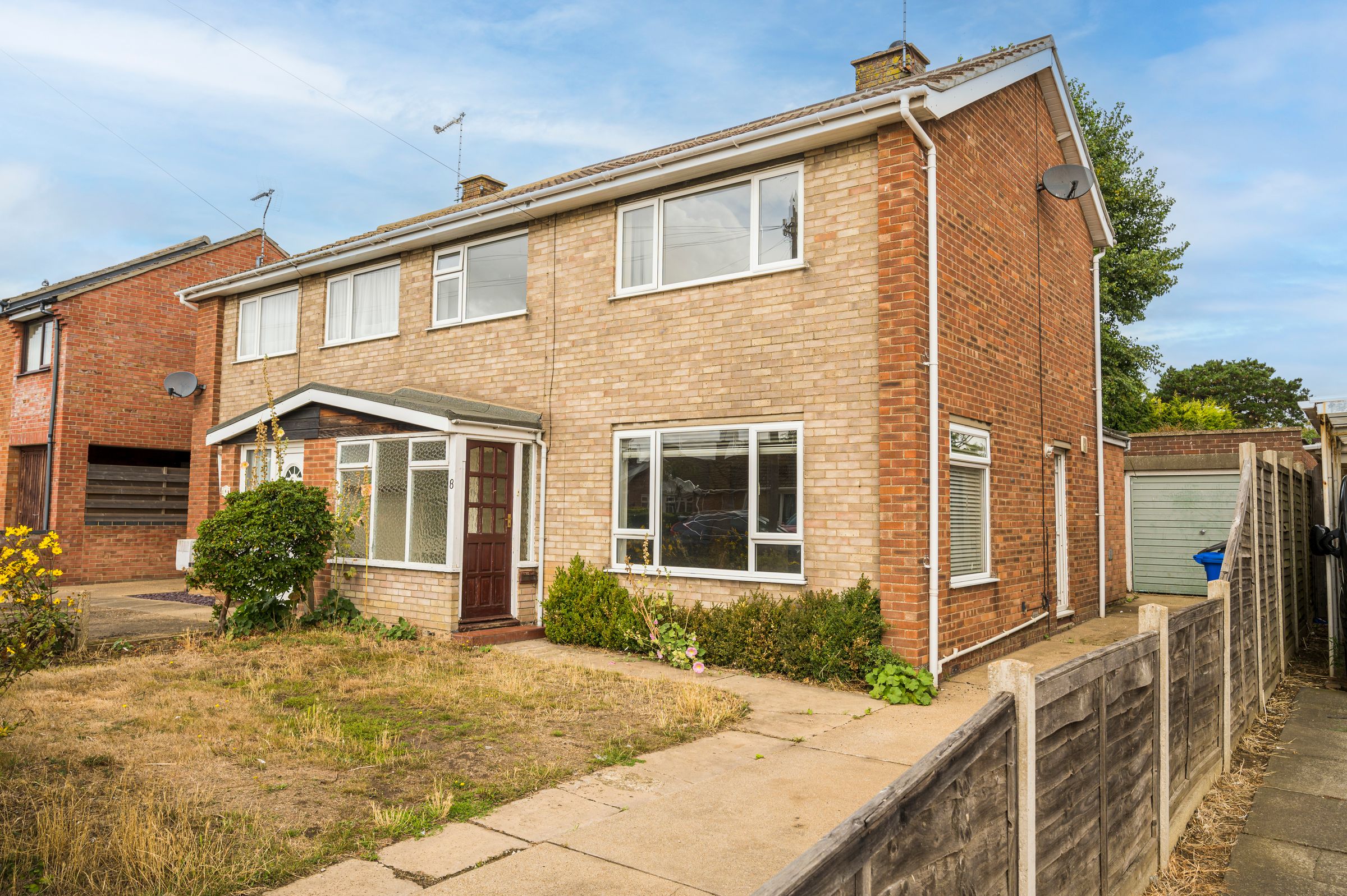 3 bed semidetached house for sale in Clifford Drive, Lowestoft NR33