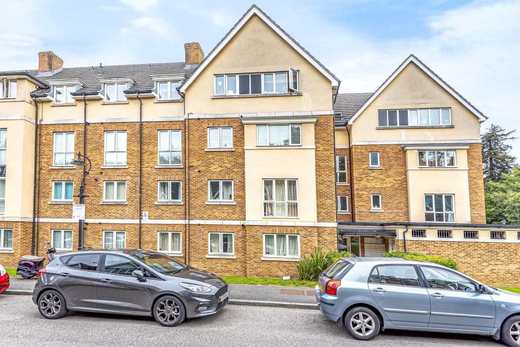 2 bed flat for sale in Stanmore, Middlesex HA7 Zoopla
