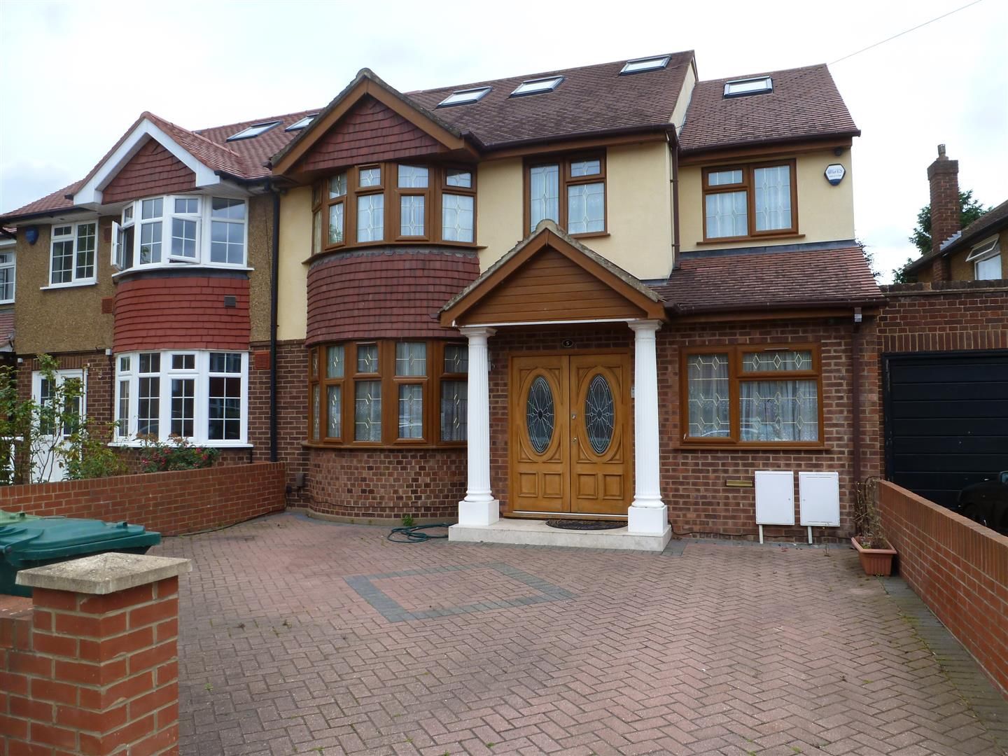 5 bed semidetached house for sale in Stanwell Gardens, Stanwell