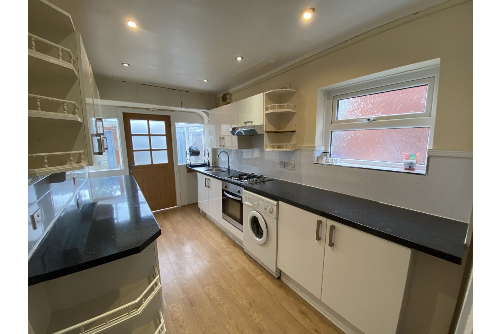 4 bed semidetached house to rent in Wilbraham Road, Manchester M14