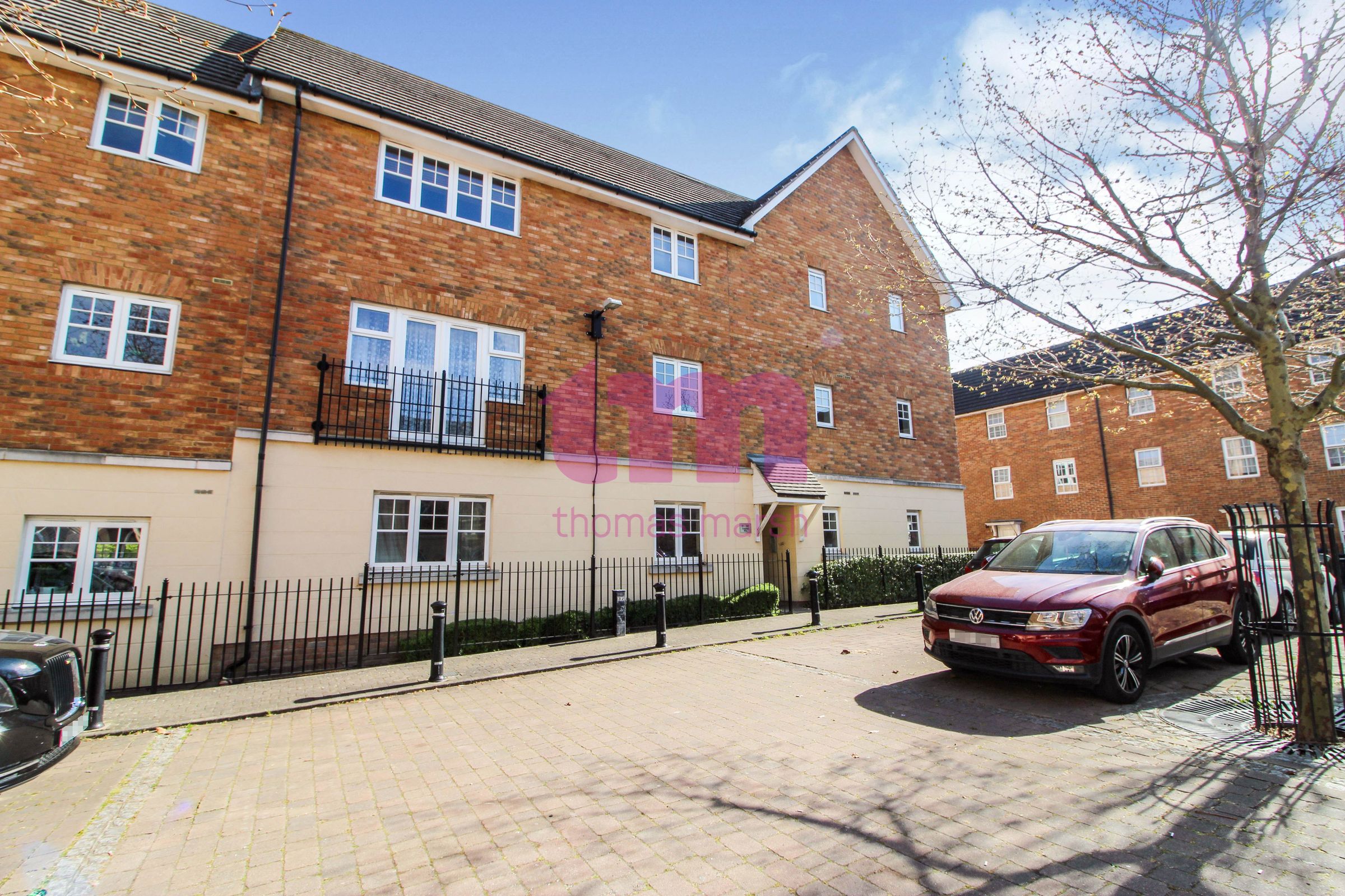 2 bed flat to rent in Caspian Way, Purfleet RM19 Zoopla