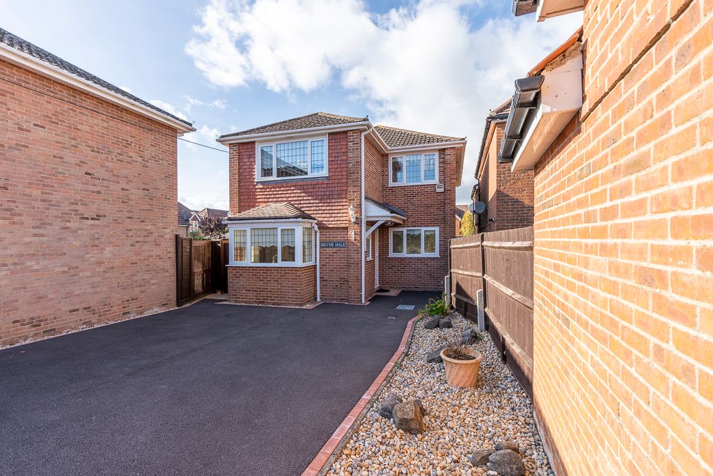 4 bed detached house for sale in Green Lane, Bursledon, Southampton