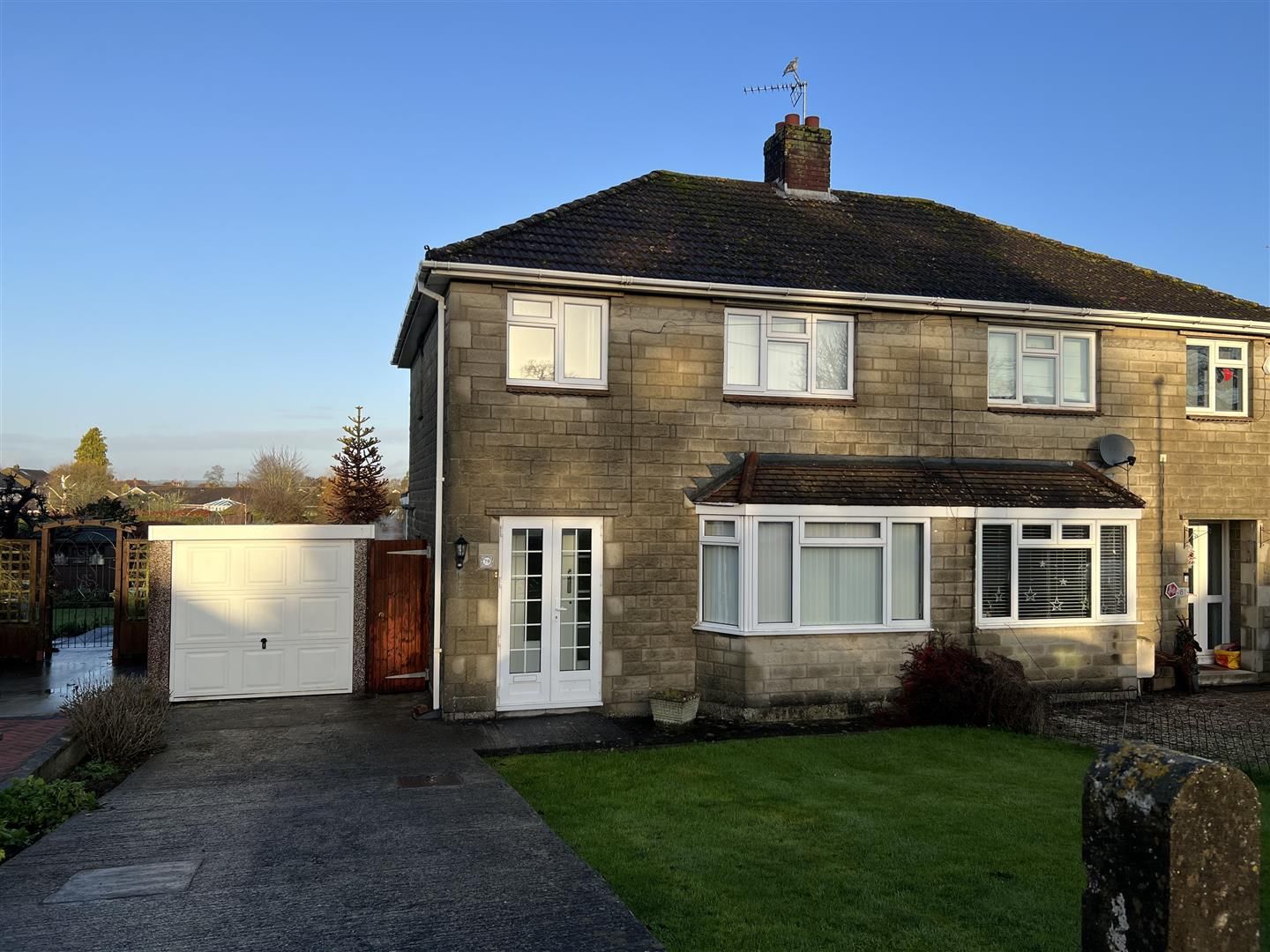 3 bed semidetached house to rent in St. Thomas Road, Trowbridge BA14 Zoopla