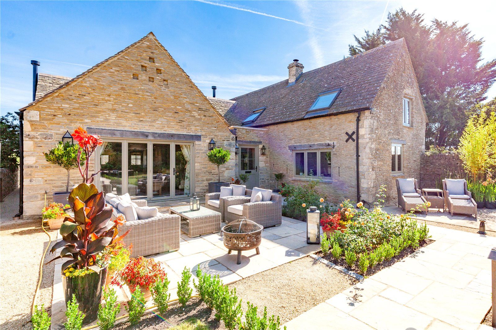 4 bed country house for sale in Southrop, Lechlade, Gloucestershire GL7