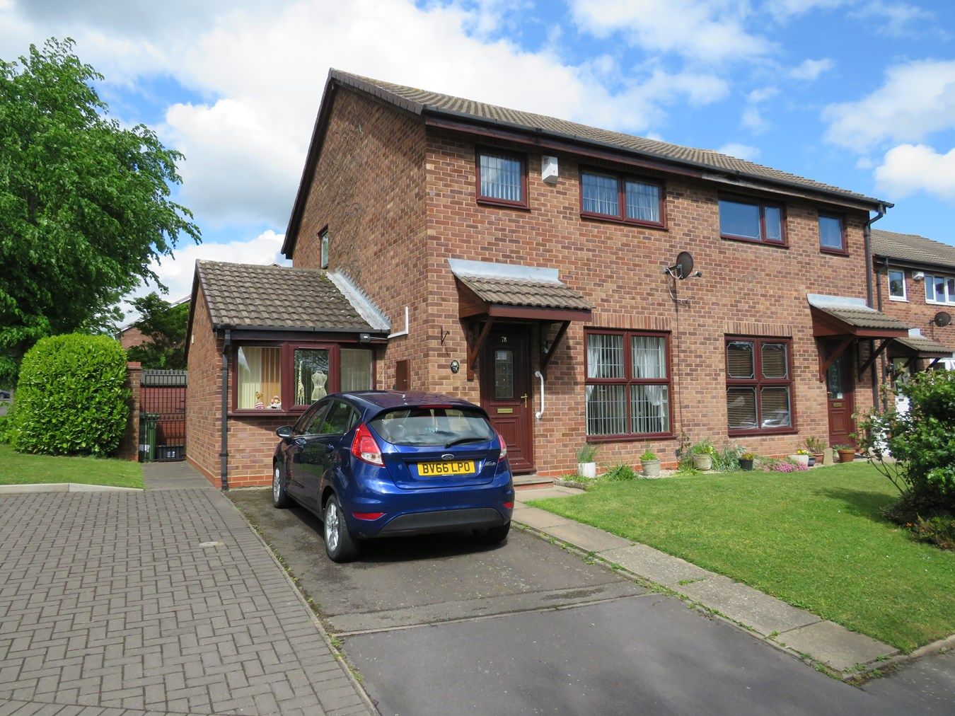 4 bed semidetached house for sale in Faircroft Road, Castle Bromwich