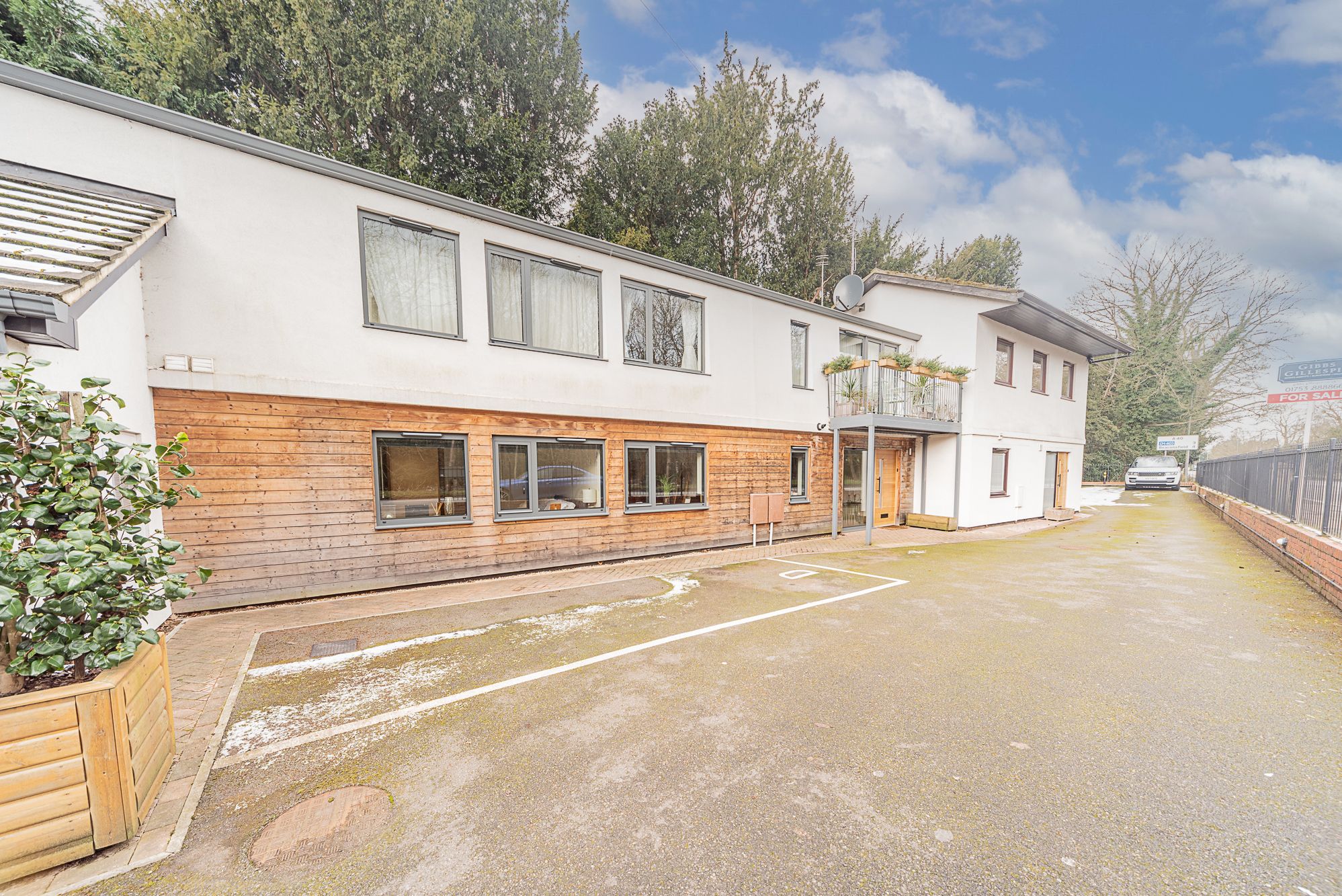 Greenside View, Oxford Road, Gerrards Cross SL9  